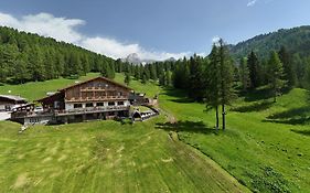 Rifugio Flora Alpina